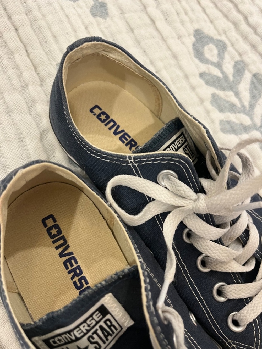 Chuck Taylor - Picture 2 of 5